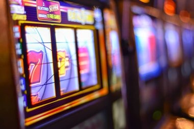 uang77 login Crash & Instant Games